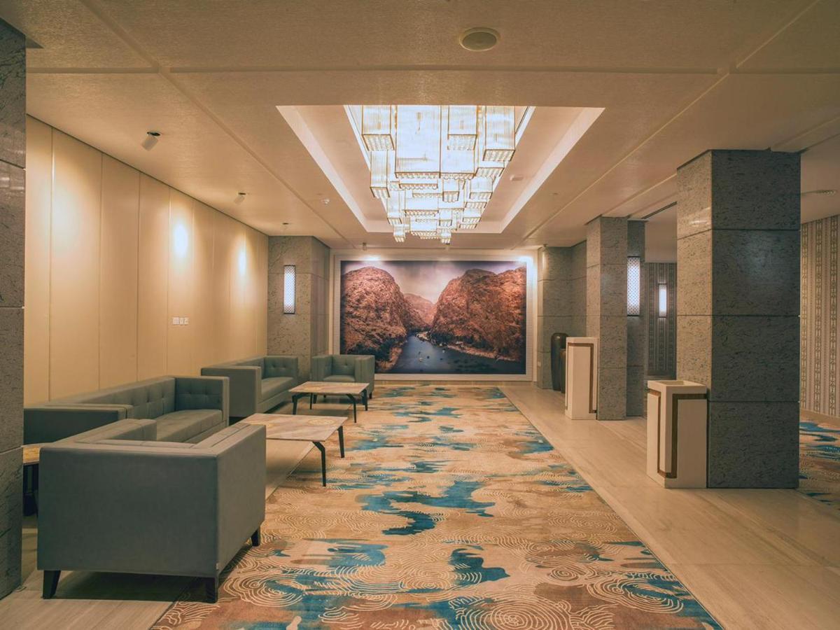 Boulevard Hotel Oman Seeb Exterior photo