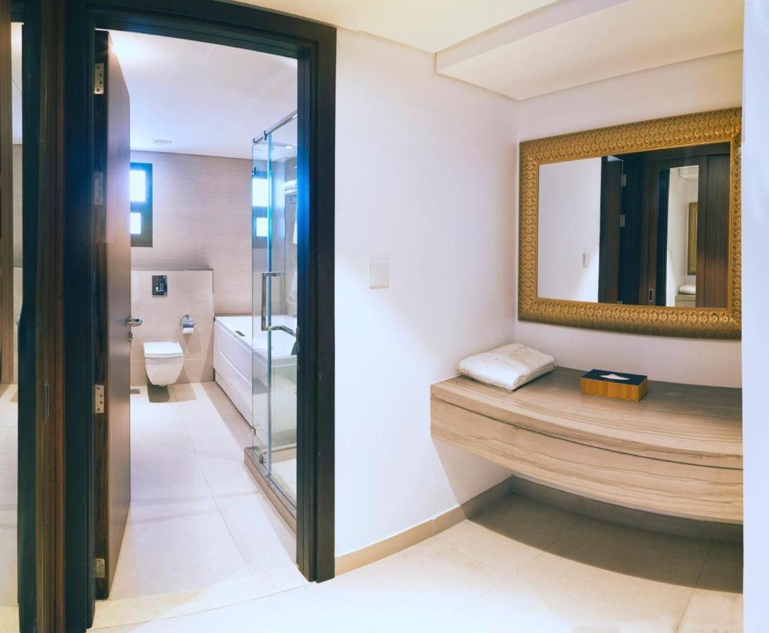 Boulevard Hotel Oman Seeb Exterior photo