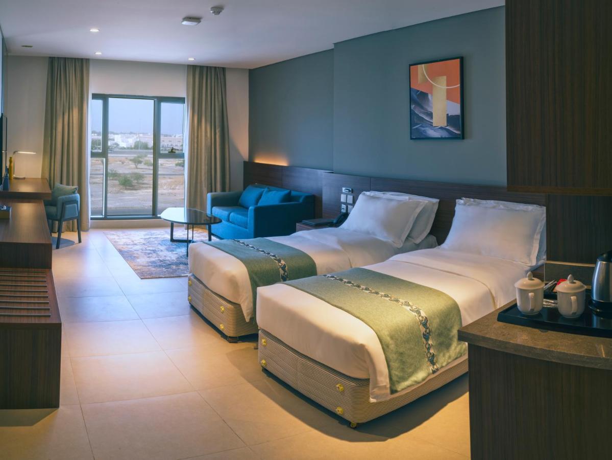 Boulevard Hotel Oman Seeb Exterior photo