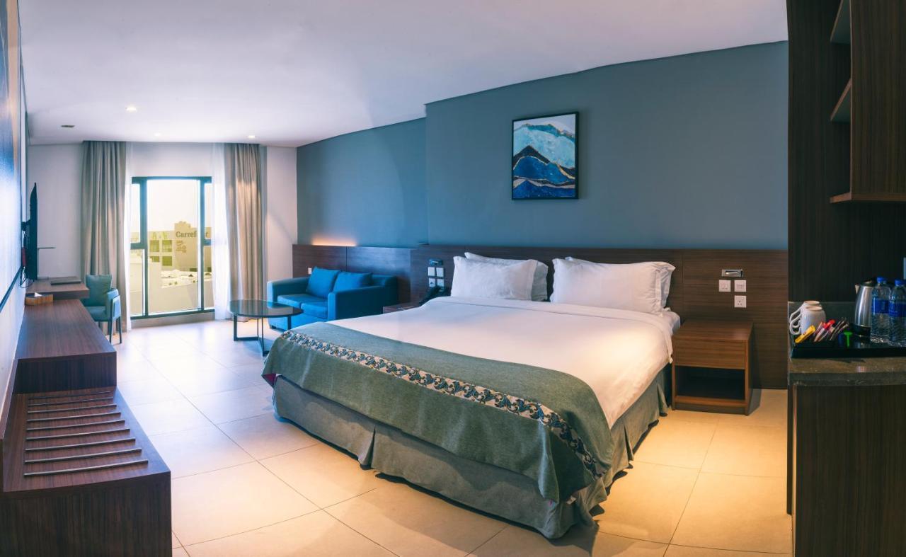 Boulevard Hotel Oman Seeb Exterior photo