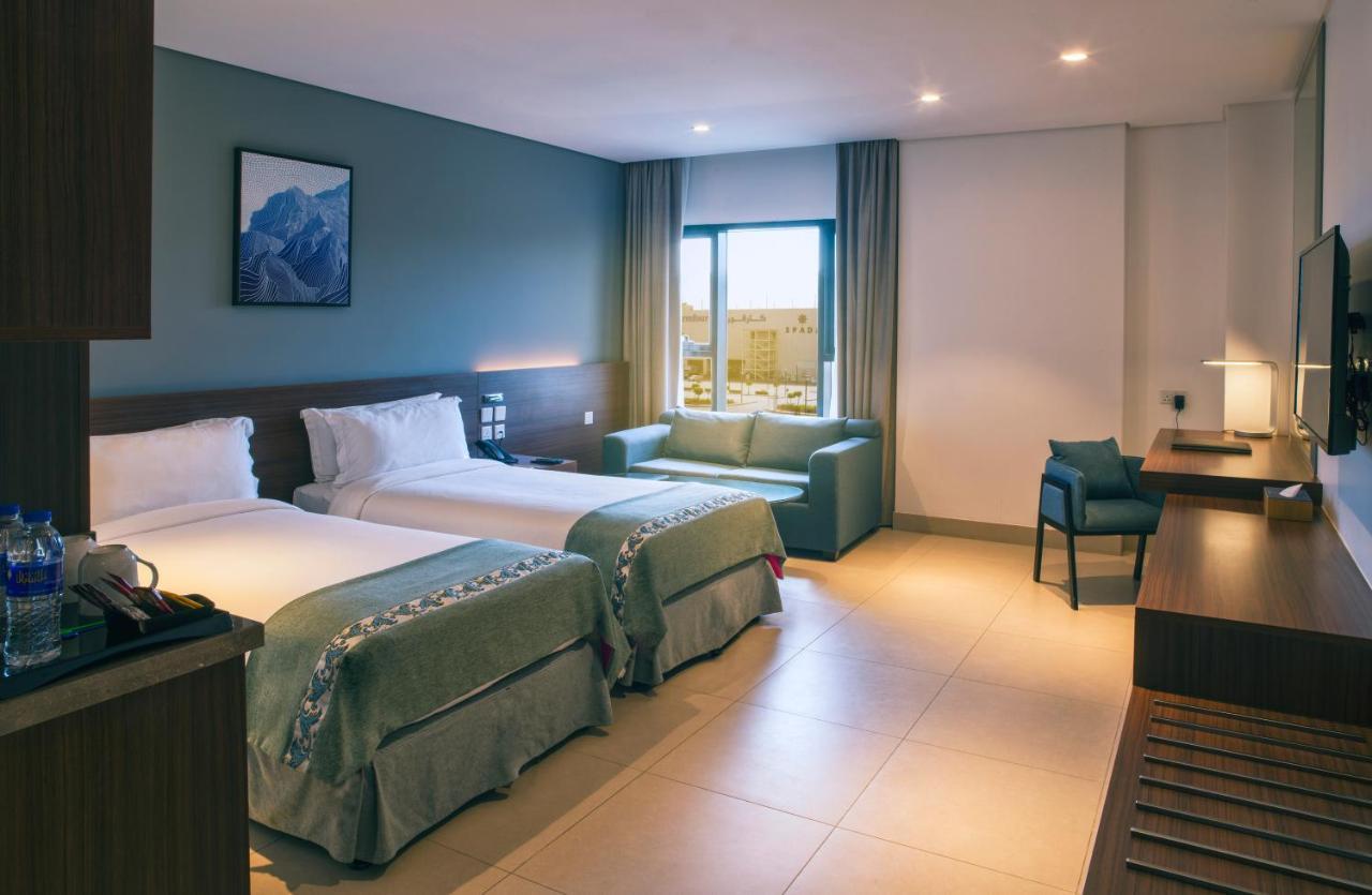 Boulevard Hotel Oman Seeb Exterior photo
